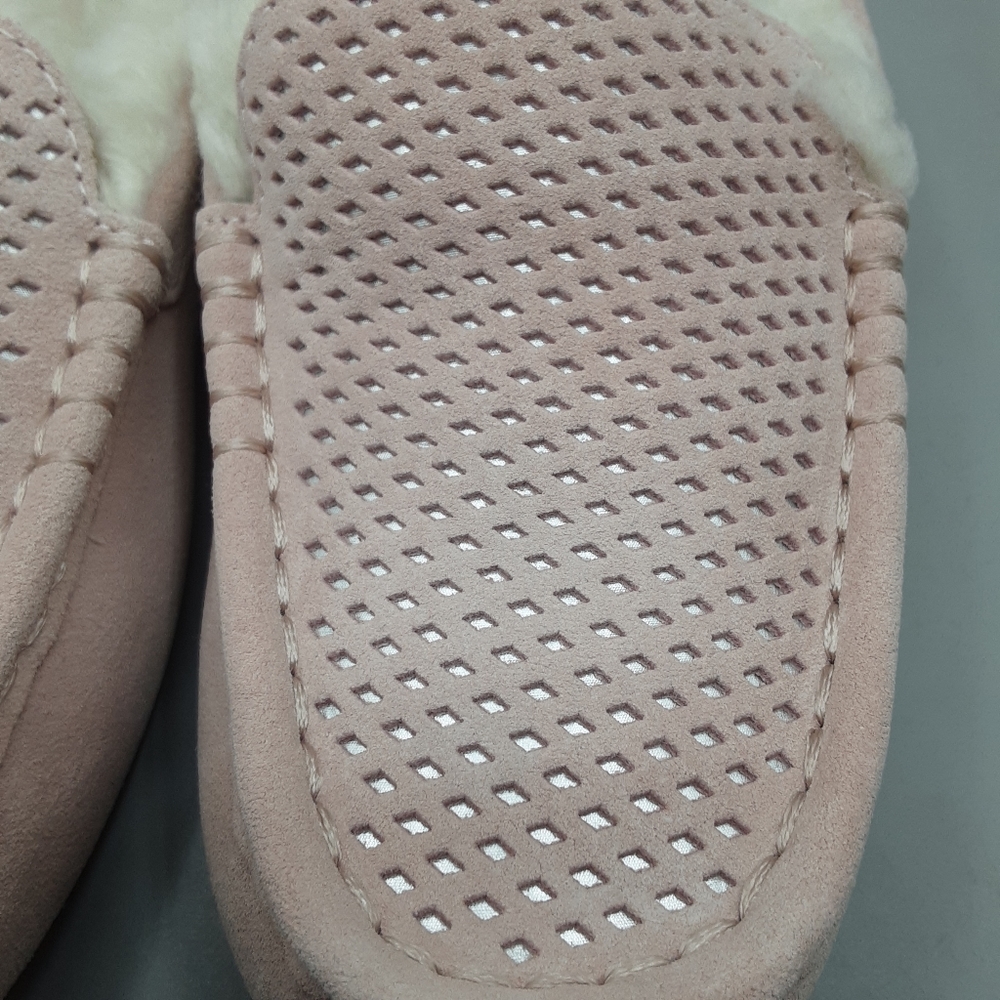 Pink Slippers - Picture 3 of 12